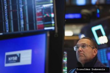 Kekhawatiran Utang AS Picu Anjloknya Pasar Saham Wall Street
