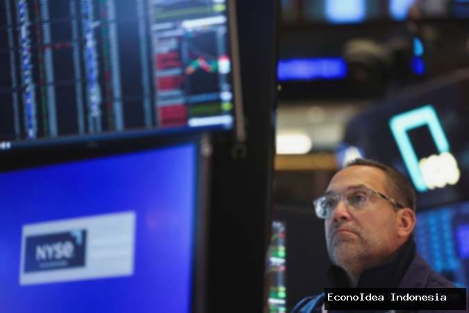 Kekhawatiran Utang AS Picu Anjloknya Pasar Saham Wall Street