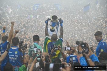 Kericuhan Bobotoh di GBLA: Pelatih Persib Bojan Hodak Kecewa Usai Kemenangan Timnya