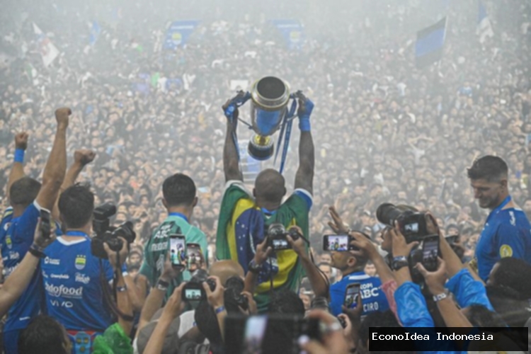 Kericuhan Bobotoh di GBLA: Pelatih Persib Bojan Hodak Kecewa Usai Kemenangan Timnya